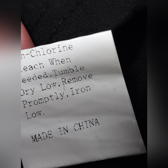 Shein "Friends Don't Lie" Women's Crop Hoodie Sweatshirt Size Small Black - Picture 10 of 10